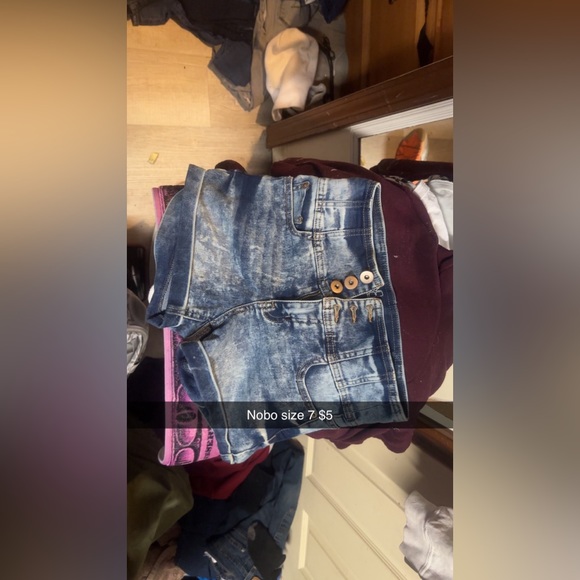 Jeans - Picture 7 of 16